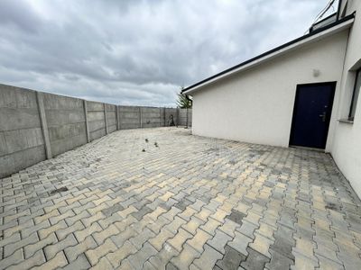 Spațiu comercial cu 16 camere de vânzare în Central, Corbeanca – fotografia 2 din 20