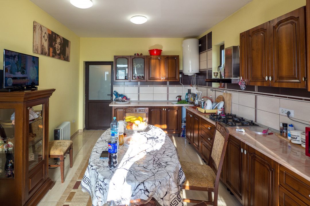 Casă cu 8 camere de vânzare în Est, Voluntari – fotografia 7 din 65