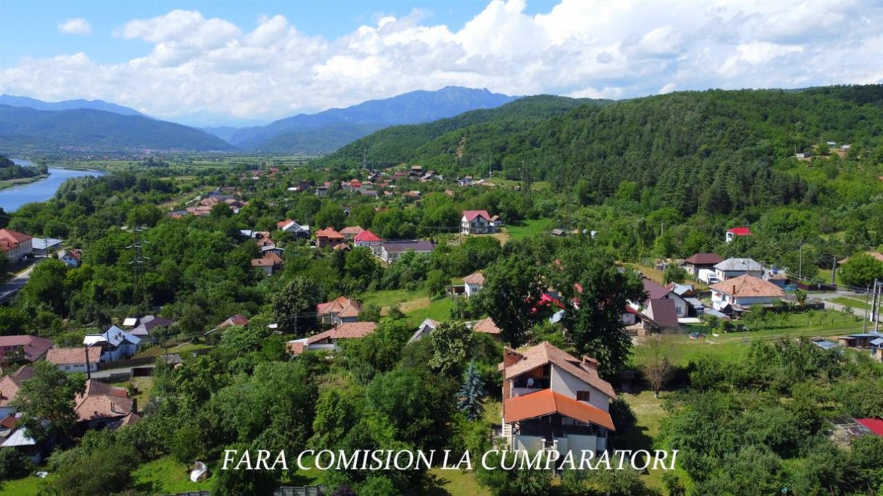 Casă cu 7 camere de vânzare în Daesti – fotografia 5 din 44