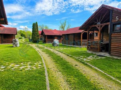 Proprietate cu 10 camere de vânzare în Central, Remetea – fotografia 4 din 24