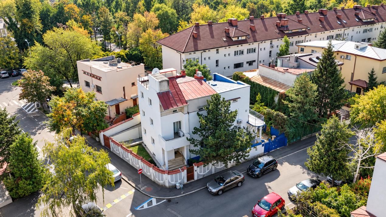 Casă cu 6 camere de vânzare în Vatra Luminoasa, București – fotografia 2 din 30