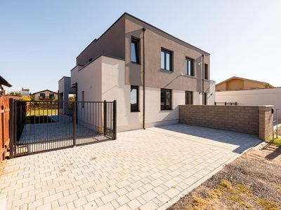 Casă cu 4 camere de vânzare în Moșnița Nouă – fotografia 3 din 56