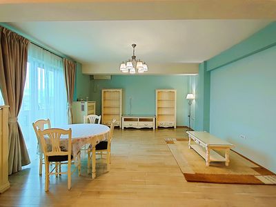 Apartament cu 3 camere de vânzare în Central, Mamaia-Sat – fotografia 2 din 27