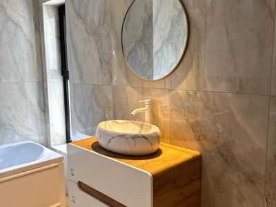 Casă cu 4 camere de vânzare în Central, Tunari – fotografia 2 din 28