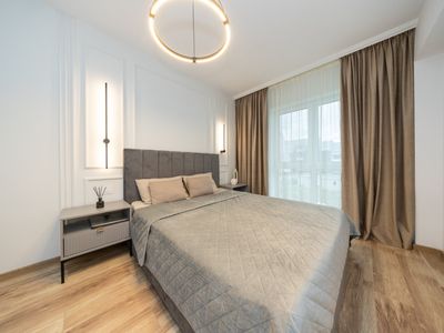 Apartament cu 2 camere de închiriat în Tractorul, Brașov – fotografia 2 din 28