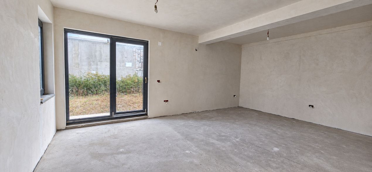 Casă cu 4 camere de vânzare în Sud, Ovidiu – fotografia 4 din 8