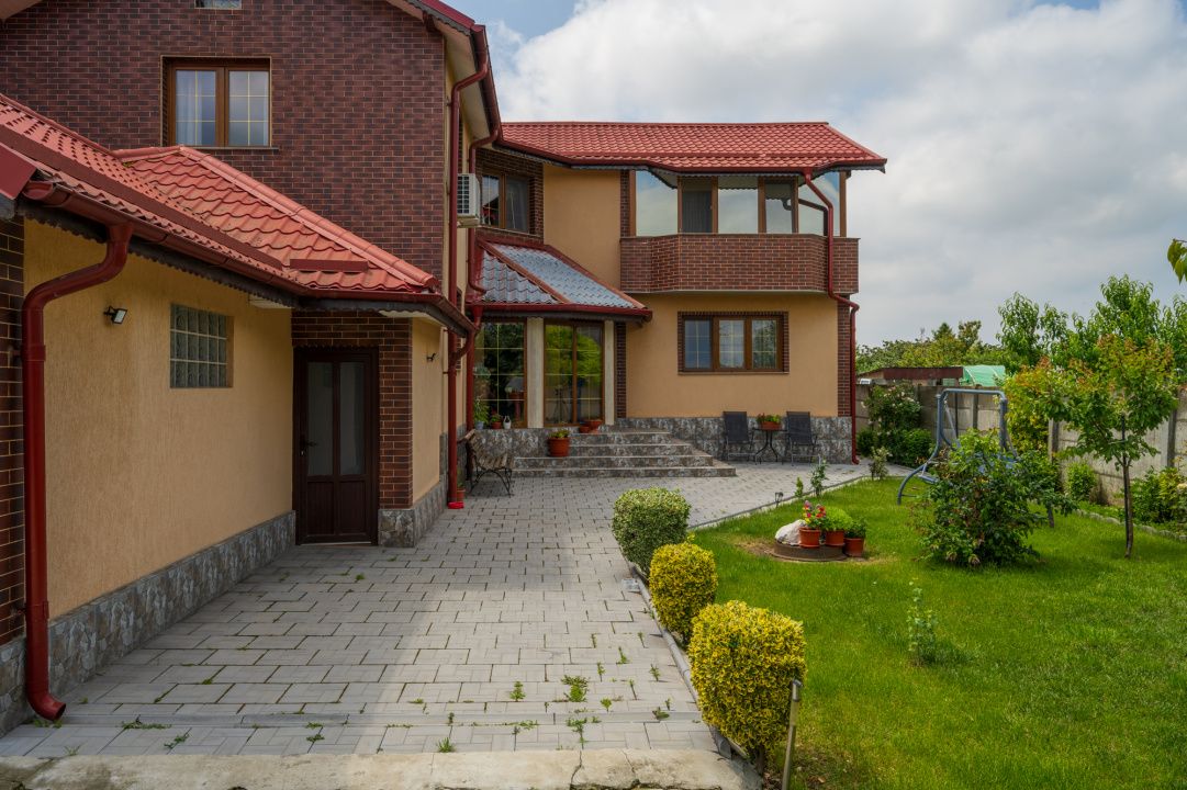 Casă cu 6 camere de vânzare în Afumați – fotografia 1 din 19