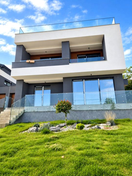 Casă cu 5 camere de vânzare în Est, Feleacu – fotografia 2 din 7