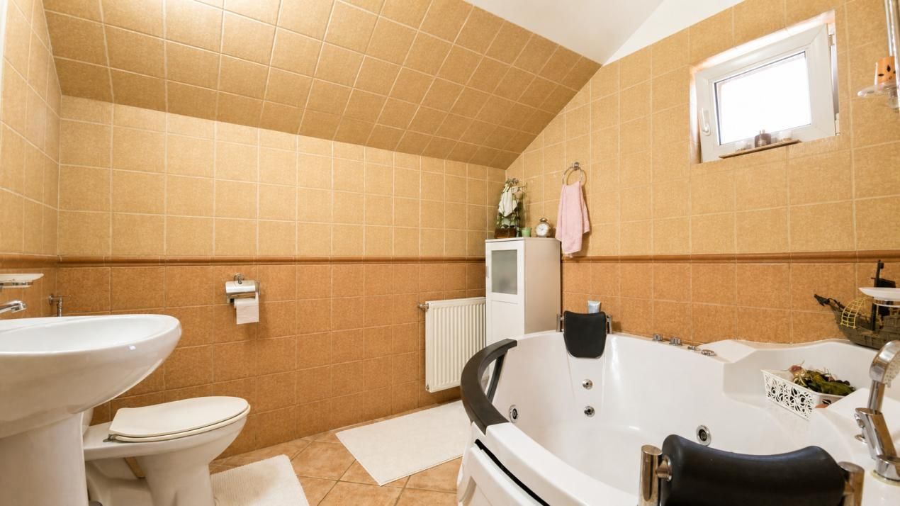 Casă cu 4 camere de vânzare în Nord, Hărman – fotografia 32 din 38