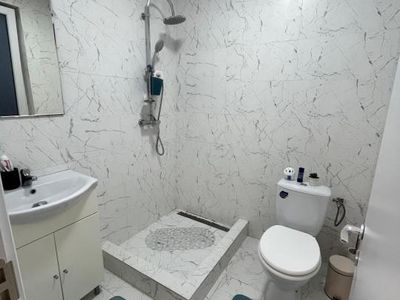 Casă cu 3 camere de închiriat în Central, Tunari – fotografia 5 din 20