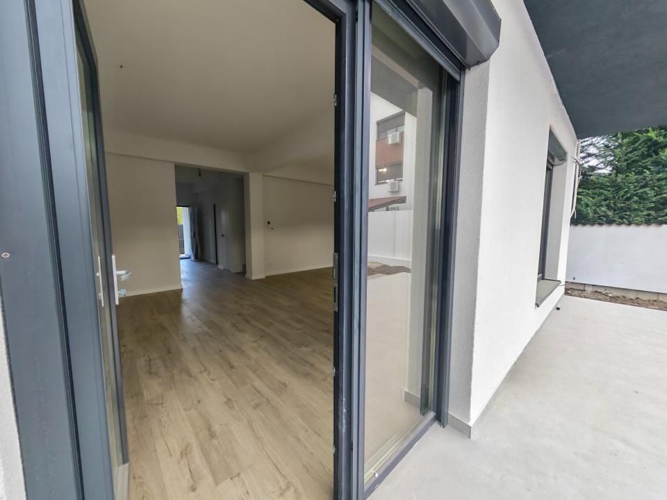 Casă cu 5 camere de vânzare în Otopeni – fotografia 3 din 31