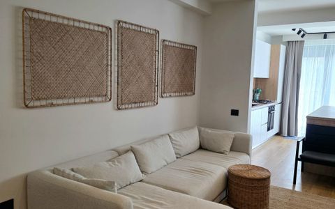 Apartament cu 3 camere de închiriat în Faleza Nord, Constanța