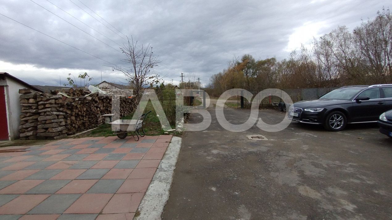Casă cu 10 camere de vânzare în Rausor – fotografia 3 din 24