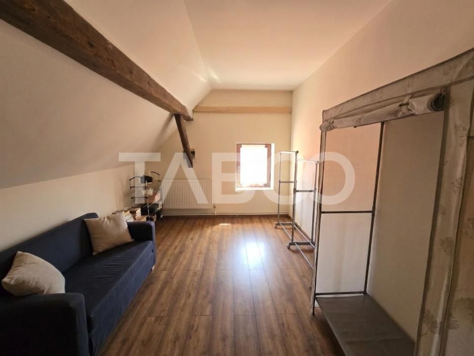 Casă cu 7 camere de vânzare în Sura Mica – fotografia 8 din 18