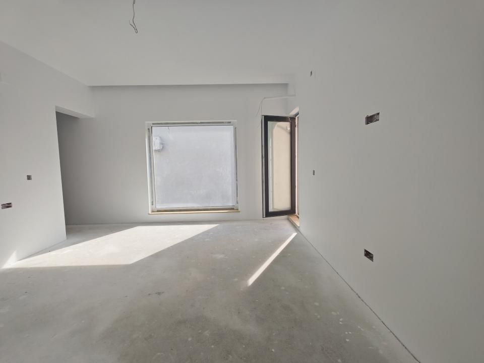 Casă cu 6 camere de vânzare în Tunari – fotografia 12 din 20