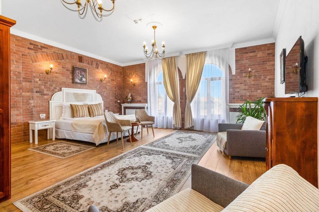 Hotel / pensiune cu 17 camere de vânzare în Sambata de Jos – fotografia 4 din 29