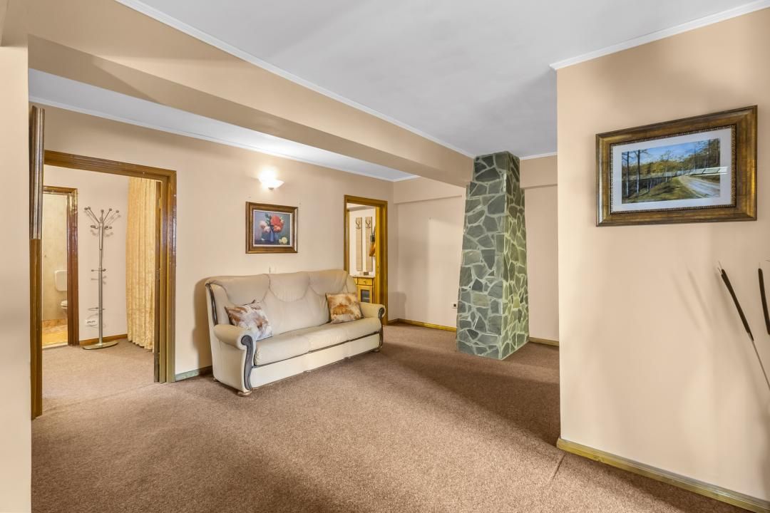 Casă cu 8 camere de vânzare în Zamora, Bușteni – fotografia 12 din 20