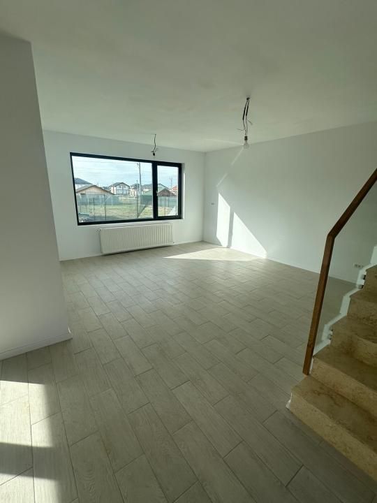 Casă cu 5 camere de vânzare în Dascalu – fotografia 19 din 33
