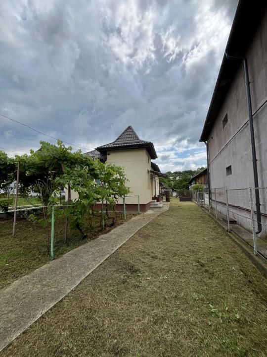 Casă cu 3 camere de vânzare în Periferie, Pucioasa – fotografia 3 din 20