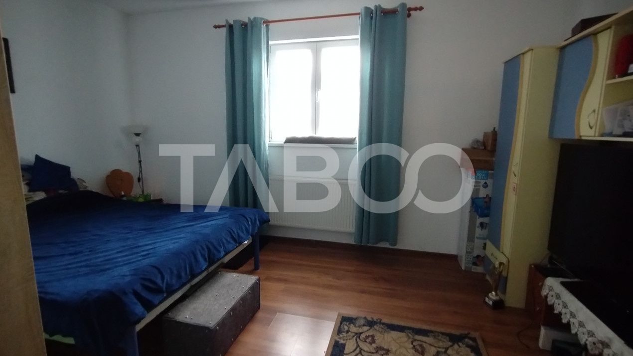 Casă cu 10 camere de vânzare în Rausor – fotografia 9 din 24