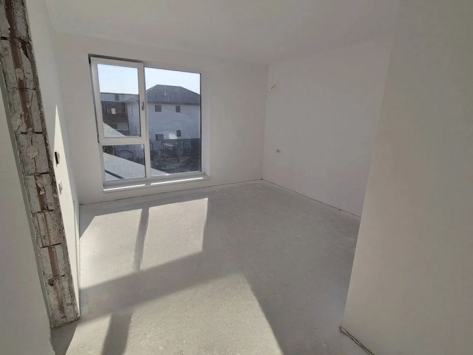 Casă cu 7 camere de vânzare în Central, Tunari – fotografia 11 din 13