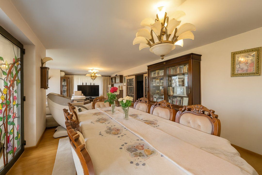 Casă cu 7 camere de vânzare în Snagov – fotografia 9 din 19