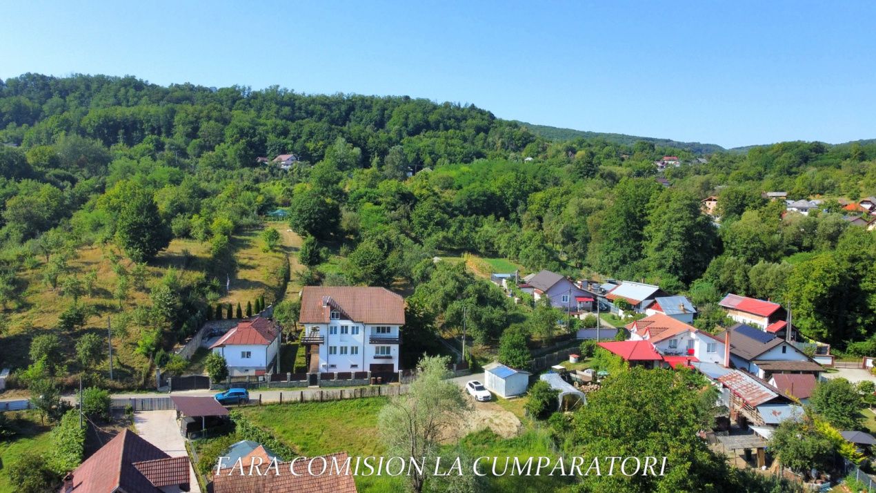 Casă cu 6 camere de vânzare în Central, Pausesti-Maglasi – fotografia 2 din 28