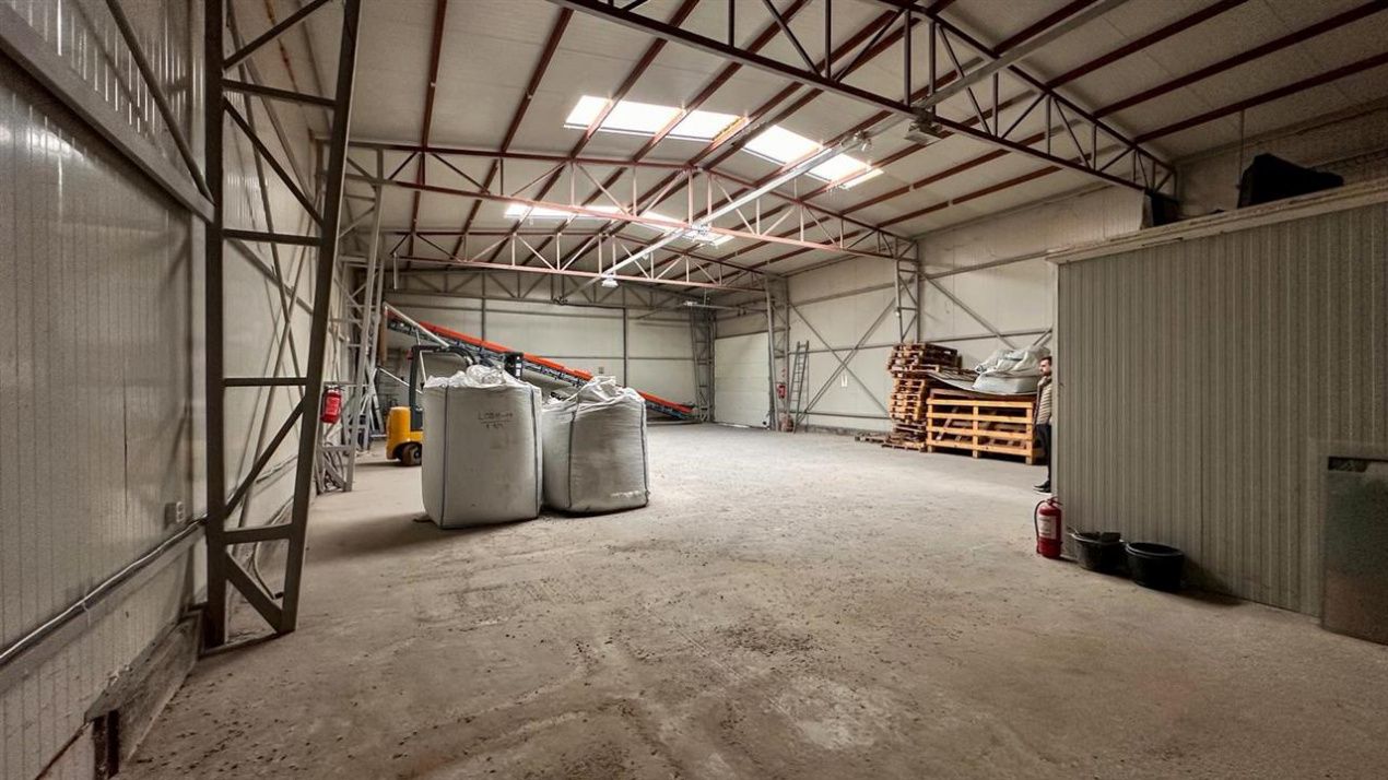 Spațiu industrial cu 3 camere de vânzare în Petresti – fotografia 7 din 13