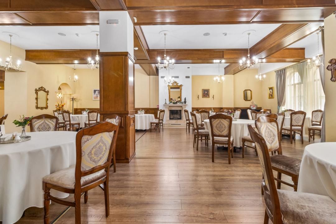 Hotel / pensiune cu 17 camere de vânzare în Sambata de Jos – fotografia 3 din 29