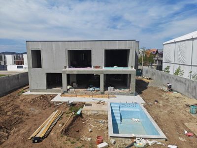 Casă cu 7 camere de vânzare în Tunari – fotografia 2 din 10