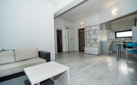 Apartament cu 2 camere de închiriat în Central, Pitești