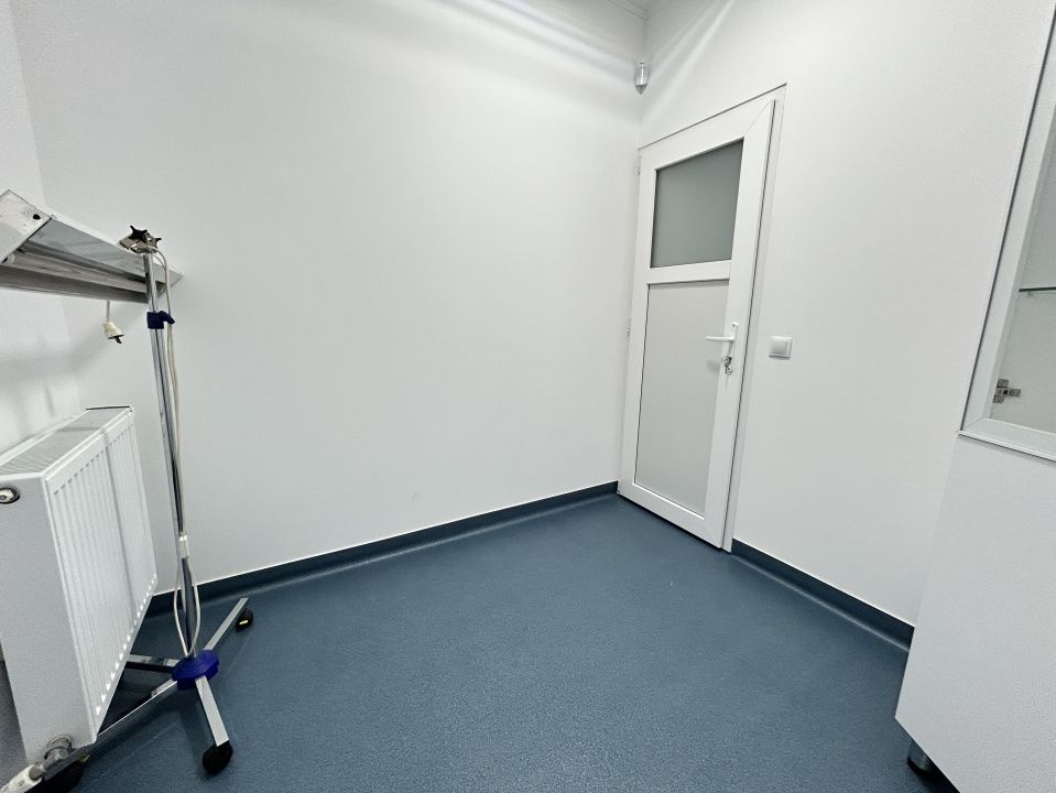 Spațiu comercial cu 16 camere de vânzare în Central, Corbeanca – fotografia 14 din 20