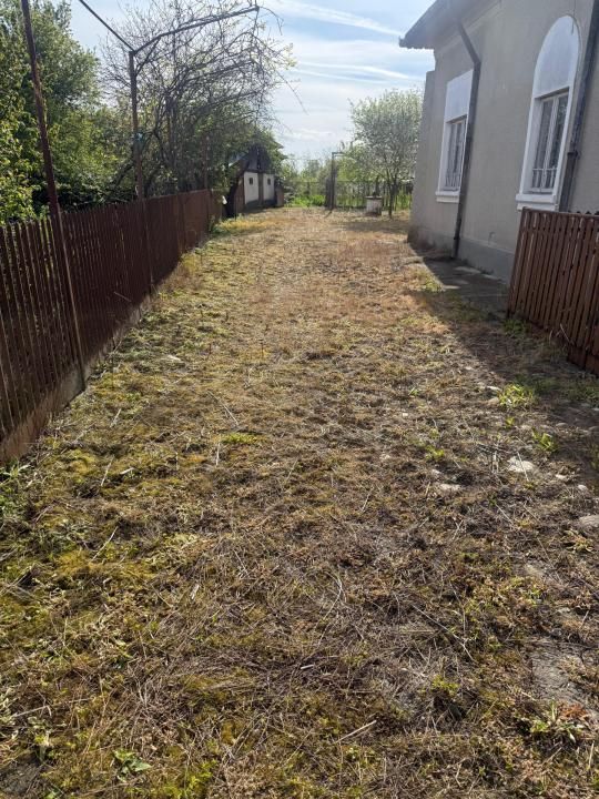 Casă cu 3 camere de vânzare în Central, Ulmi – fotografia 2 din 3