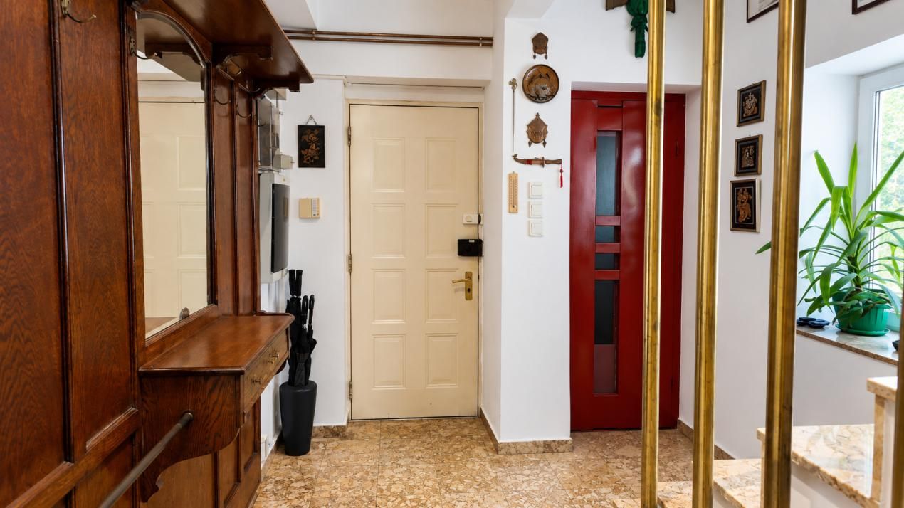 Casă cu 6 camere de vânzare în Vatra Luminoasa, București – fotografia 8 din 30