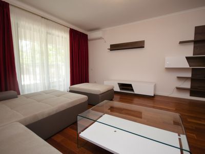 Apartament cu 3 camere de închiriat în P-ta Victoriei, București – fotografia 2 din 15