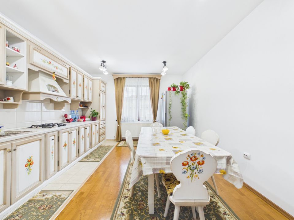 Casă cu 10 camere de vânzare în Tohanu Nou – fotografia 6 din 46