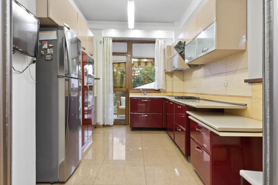 Casă cu 8 camere de vânzare în Vatra Luminoasa, București – fotografia 10 din 38