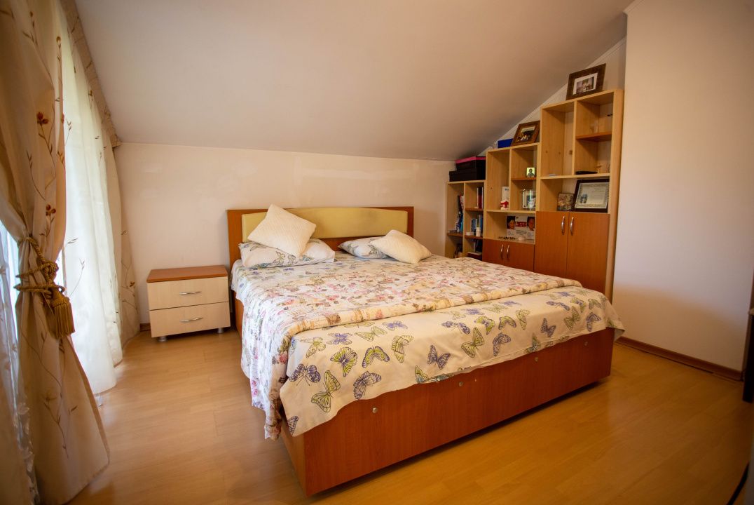Casă cu 6 camere de vânzare în Comănești – fotografia 51 din 72