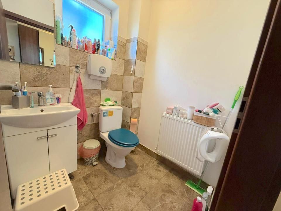 Casă cu 4 camere de vânzare în Central, Berceni – fotografia 9 din 44