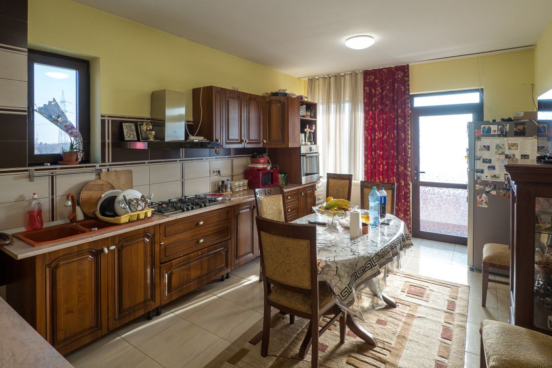 Casă cu 8 camere de vânzare în Est, Voluntari – fotografia 9 din 65