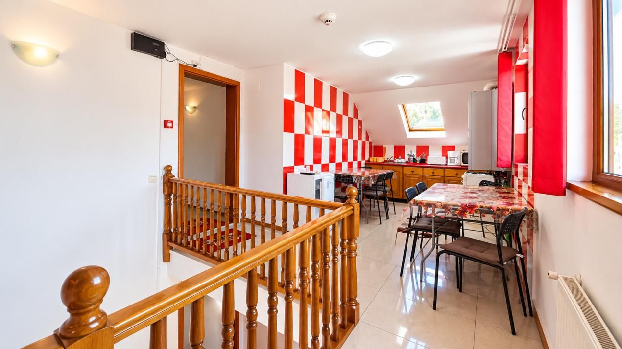 Casă cu 11 camere de vânzare în Central, Bușteni – fotografia 28 din 40
