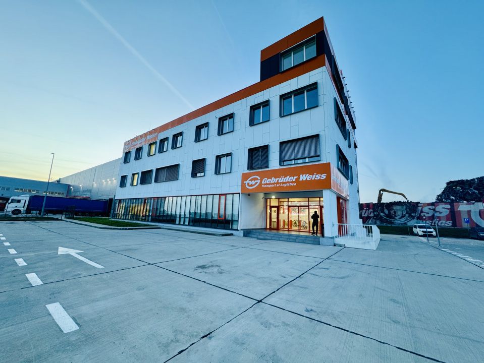 Spațiu de birouri cu 12 camere de închiriat în Popești-Leordeni – fotografia 1 din 23