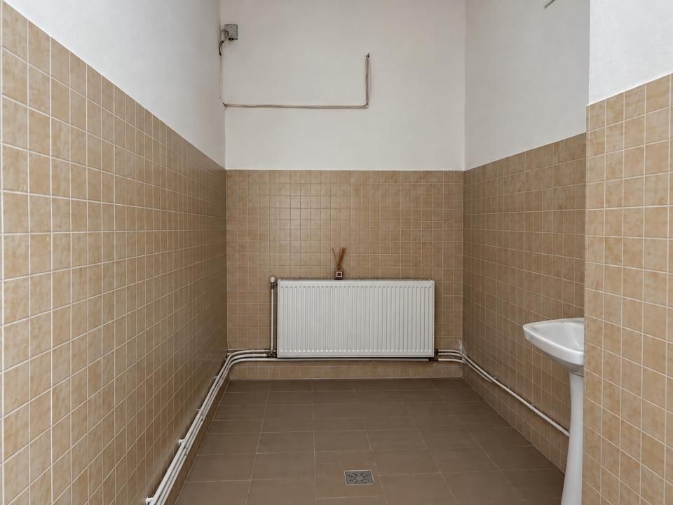 Spațiu comercial cu 5 camere de închiriat în Sud, Bacău – fotografia 10 din 16