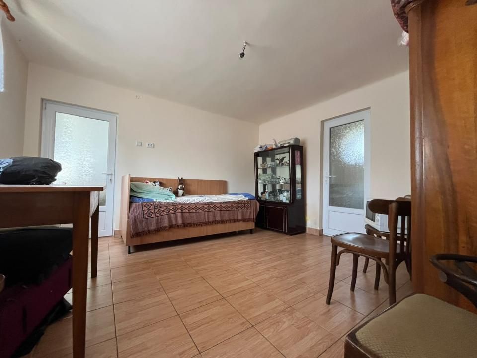 Casă cu 3 camere de vânzare în Periferie, Pucioasa – fotografia 8 din 20