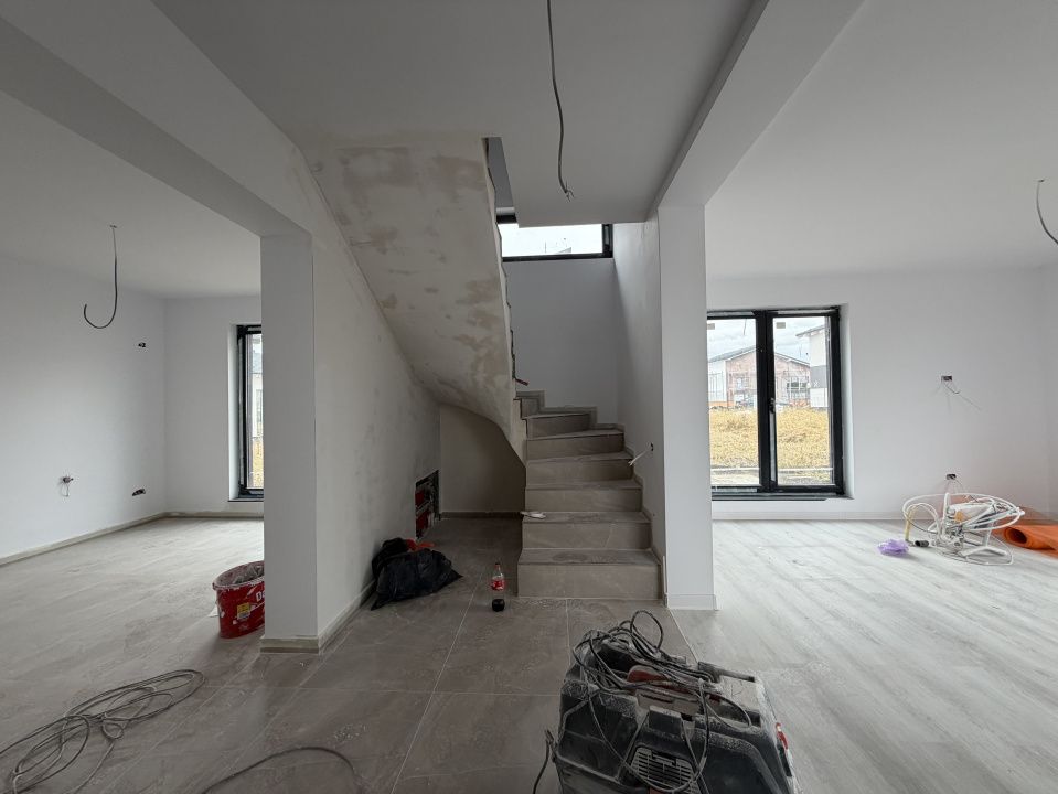 Casă cu 4 camere de vânzare în Sânpetru – fotografia 7 din 33