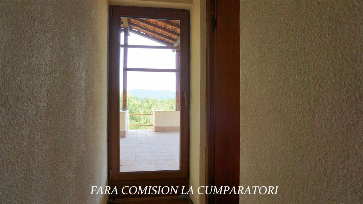 Casă cu 7 camere de vânzare în Daesti – fotografia 26 din 44