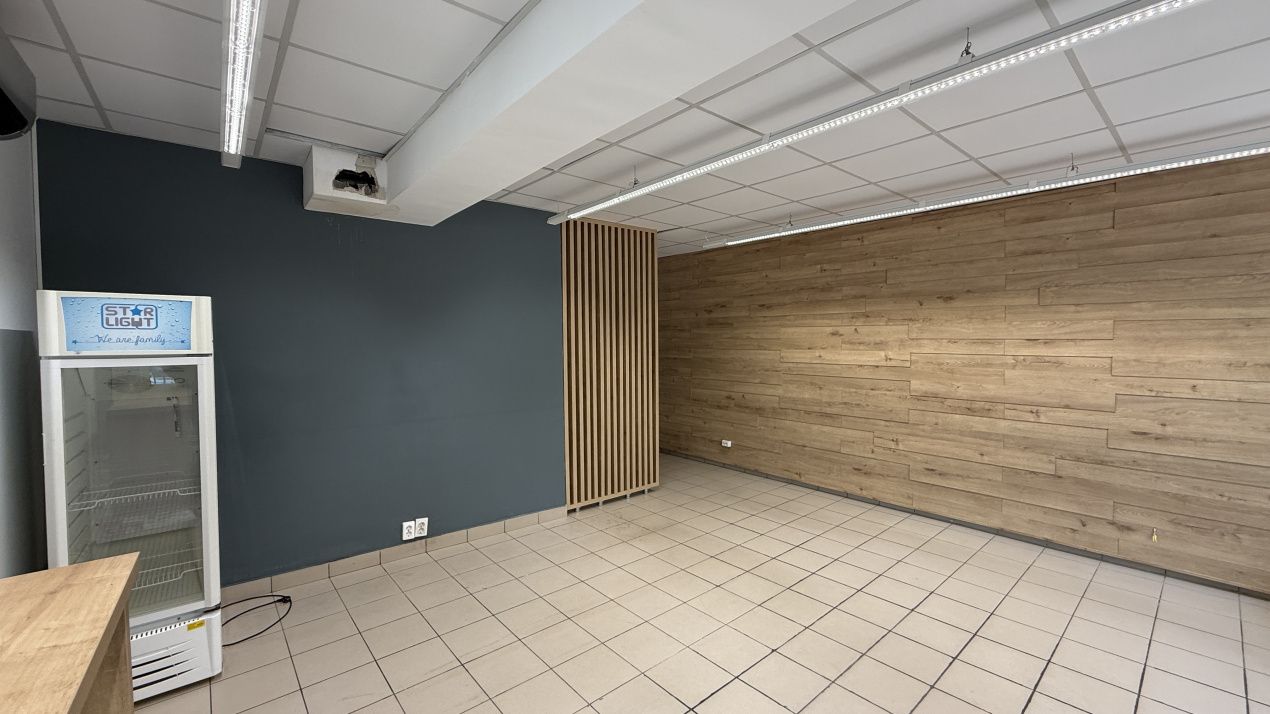 Spațiu comercial cu 1 cameră de închiriat în Uverturii, București – fotografia 2 din 9