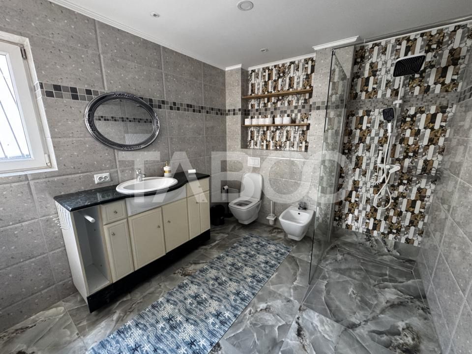 Casă cu 7 camere de vânzare în Rășinari – fotografia 10 din 32