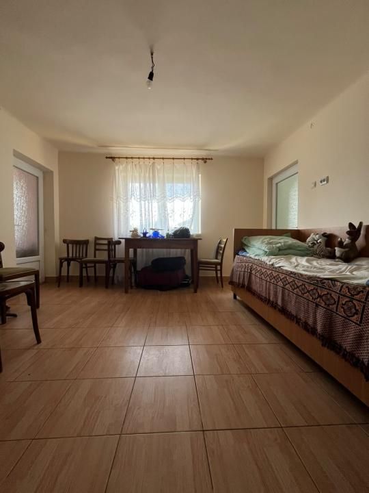 Casă cu 3 camere de vânzare în Periferie, Pucioasa – fotografia 9 din 20