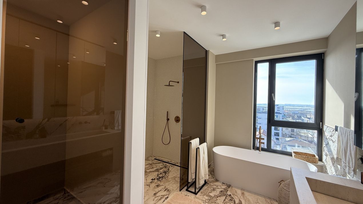 Apartament cu 6 camere de vânzare în Mamaia – fotografia 60 din 85